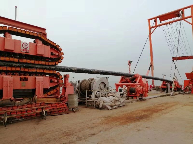 我公司负责施工的原渤西油气处理厂登陆管道与高沙岭港区10万吨级航道一期工程及防波堤一期工程交叉影响区域部分海底管道回收工程项目进展顺利 我公司负责施工的原渤西油气处理厂登陆管道与高沙岭港区10万吨级航道一期工程及防波堤一期工程交叉影响区域部分海底管道回收工程项目进展顺利