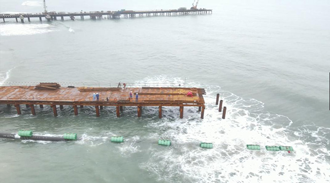 尼日尔-贝宁原油外输管线项目海上终端工程-近岸段海底管线均已顺利拖拉就位 尼日尔-贝宁原油外输管线项目海上终端工程-近岸段海底管线均已顺利拖拉就位