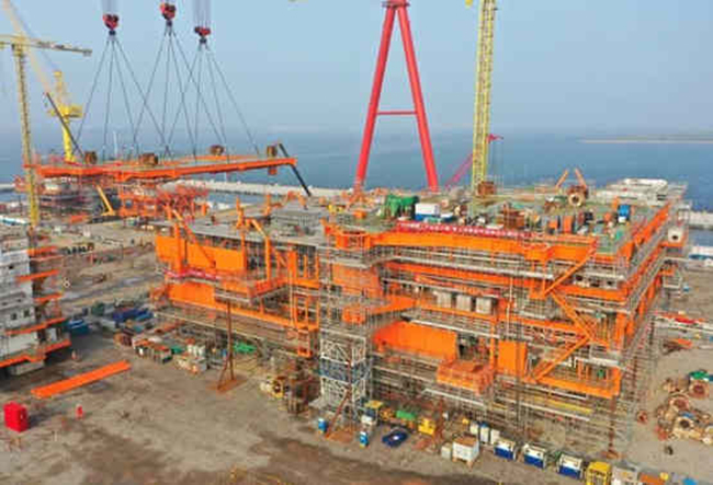 我国首个海洋油气装备“智能制造”项目上部组块全面封顶 我国首个海洋油气装备“智能制造”项目上部组块全面封顶