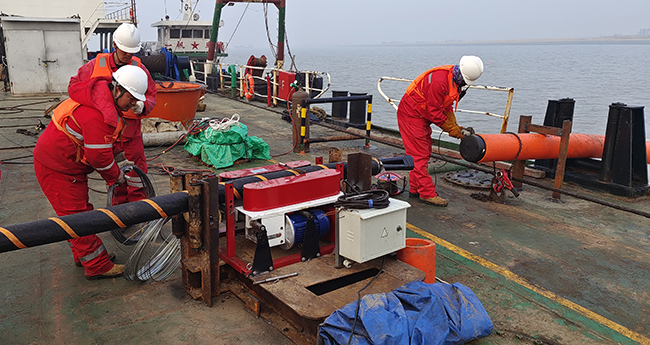 我司首次定向钻穿越二界沟航道—月东海缆更换维修项目顺利完工 我司首次定向钻穿越二界沟航道—月东海缆更换维修项目顺利完工