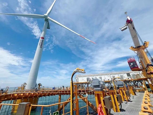 全球首座风渔融合浮式平台投产发电 全球首座风渔融合浮式平台投产发电