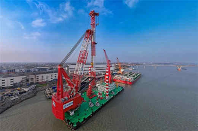 国内首艘自主研制110米架高旋转式打桩船“三航桩22”交付 国内首艘自主研制110米架高旋转式打桩船“三航桩22”交付