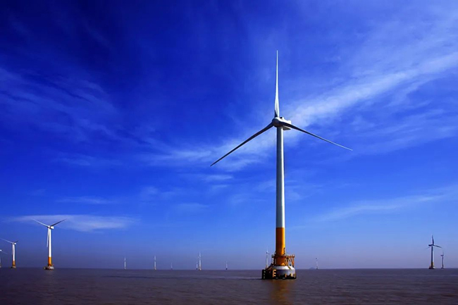 重大突破!全球最大单作用液压打桩锤下线 重大突破!全球最大单作用液压打桩锤下线