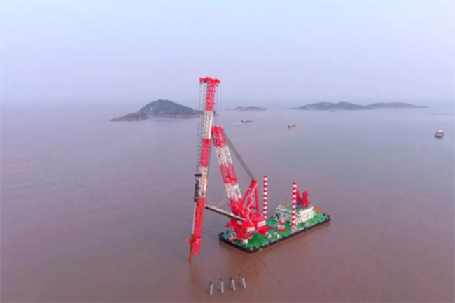 国内首艘110米架高旋转式打桩船“三航桩22”完成首秀 国内首艘110米架高旋转式打桩船“三航桩22”完成首秀
