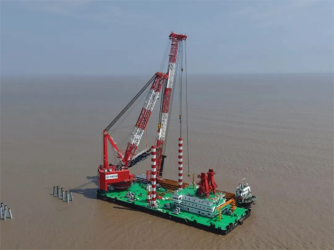 国内首艘110米架高旋转式打桩船“三航桩22”完成首秀 国内首艘110米架高旋转式打桩船“三航桩22”完成首秀