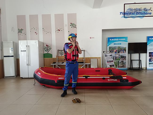 ag凯发k8国际海工携手滨海蓝天救援队开展CPR心肺复苏和基础绳结实地培训活动 ag凯发k8国际海工携手滨海蓝天救援队开展CPR心肺复苏和基础绳结实地培训活动