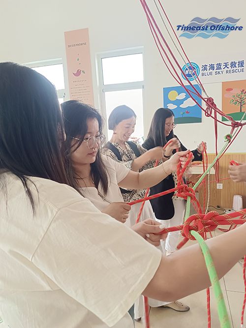 ag凯发k8国际海工携手滨海蓝天救援队开展CPR心肺复苏和基础绳结实地培训活动 ag凯发k8国际海工携手滨海蓝天救援队开展CPR心肺复苏和基础绳结实地培训活动